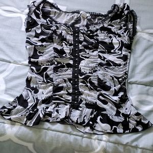 Super Cute Dressbarn Top❣️